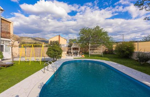 3 Bedroom Lovely Apartment In Sibenik - Photo 13