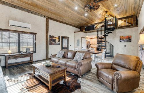 Serene Couples Getaway with Mtn Views in Bedford! - Foto 8