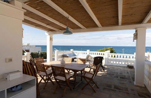 House with a Terrace and a Sea View in Savelletri - Foto 3