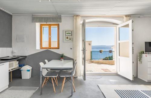 Waterview Apartments - Koru Apartment and pool - Photo 8