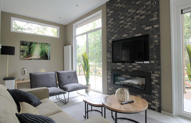 Modern Holiday Home With Decorative Fireplace - Foto 9