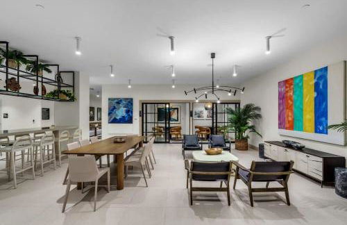 Modern Downtown Condo with Pool Gym BBQ Game Room CoWorking Spaces - Foto 48