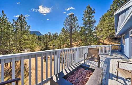 Luxe Updated Home with Grill and Hot Tub 4 Mi to RMNP - Foto 4