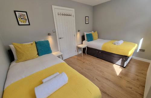 Crown Meadow - 4 Bedroom House - Heathrow - ExcellentStays - Photo 10