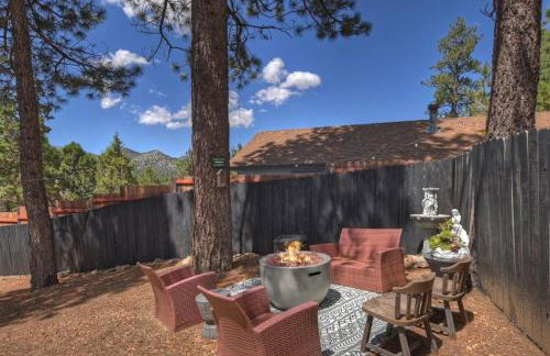 Bear Cub Cottage in Big Bear w/ HotTub & Firepit - Photo 18
