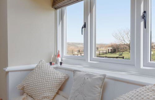 Dorset Farmhouse - Photo 11