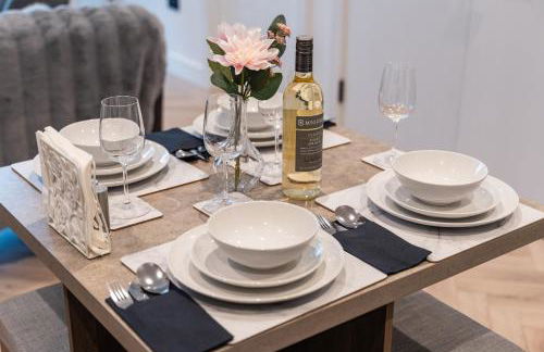 Luxury 2 Bed Apartment, with a balcony city & canal view in Manchester City Centre! - Foto 18