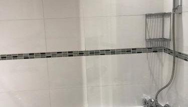 Converted Steading in Beach Location - Foto 3, Shower