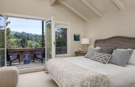 Chapman Cove by Avantstay Gorgeous Beach Bungalow w/ Sauna - Photo 18