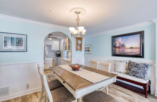 Oceanfront Elysium with a pool - Photo 16