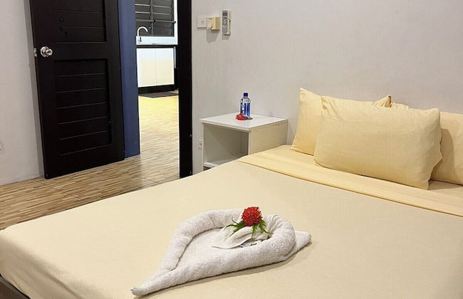 Garden Apartment - Photo 1