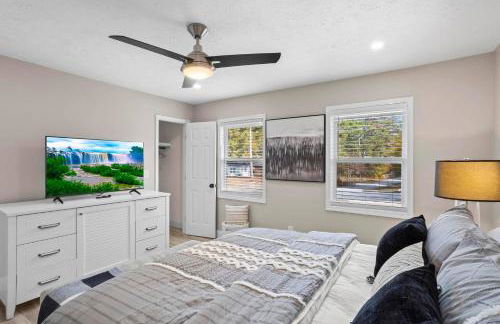 Stylishly Restored Townhome - Convenient access - Foto 17