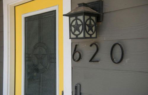 Walk to the Silos! 3 Bed 1960's Bungalow near Baylor - Foto 74