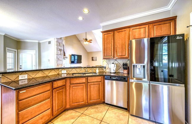 Luxury Home! - Pool - Fire Pit - Near Canyon Lake! - Foto 13