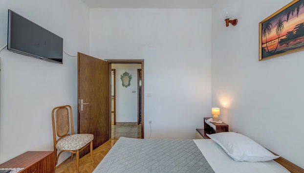 Seafront apartments Marija with terrace and mooring - Photo 2, Room