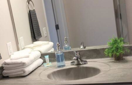 Onsite coffee bar just mins to Jack Thrice Stadium - Foto 21