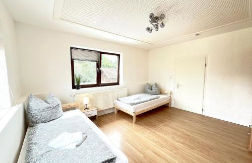 I Apartment 14 Personen - Monteurzimmer - Ferienwohnung, Großköllnbach I - Foto 1
