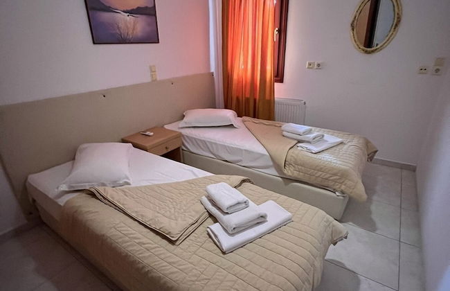 Birds Villa Apartments with Heated Pool - Including Car and Breakfast - Photo 69