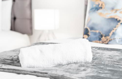 Stylish Two Bed Apartment -Cradley Health - Smart Tv - Netflix - Parking 27BC - Foto 19