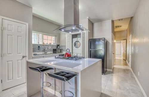 Close to All, Restful Duplex A in Downtown, UTEP, Hospitals - Foto 1