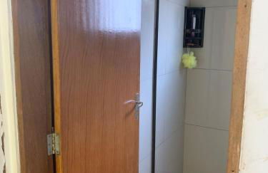 Casa ampla com ar condicionado e quintal para pets - Foto 9