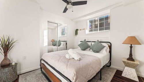 Echo Park Spacious Two-Bedroom Apartment with Private Yard and Parking - Foto 5
