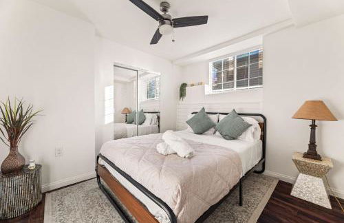 Echo Park Spacious Two-Bedroom Apartment with Private Yard and Parking - Foto 5