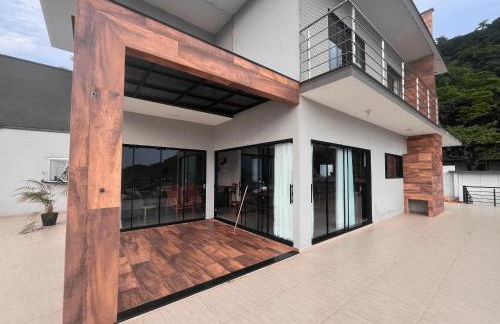 Pedaço do paraíso - Casa da colina - vista MAR - Praias & Trilhas - Foto 1