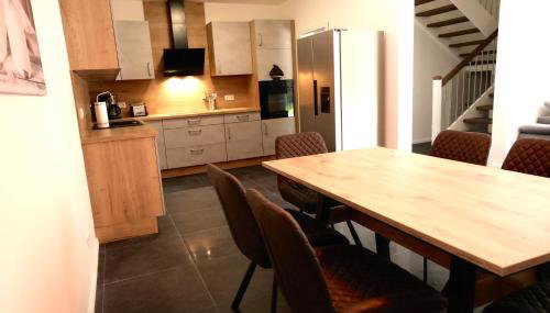 Monteurunterkunft Lüneburg bis 18 Personen drei Häuser nebeneinander Parkplatz WLAN - Foto 4, stove, dishwasher