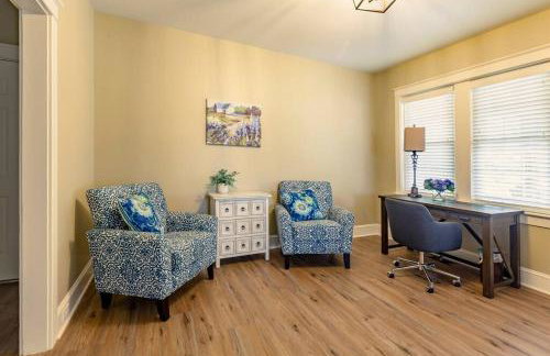 The Queen Place - Updated-Private Backyard - Foto 25