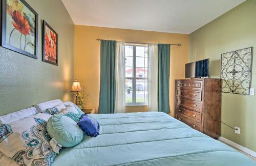 Spacious Family Home with Spa in Davenport! - Photo 31