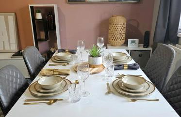 Modern spacious 2bed apartment with allocated parking - Foto 3