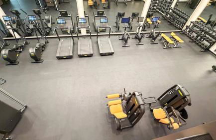 City Skyline Views & Rooftop Pool at District 225 - Foto 53