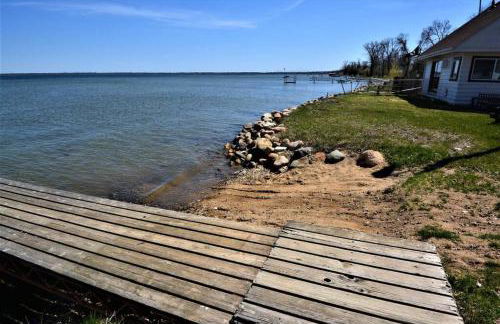 Remodeled, Grill, Outside Seating, Dock, Swimming - Photo 35