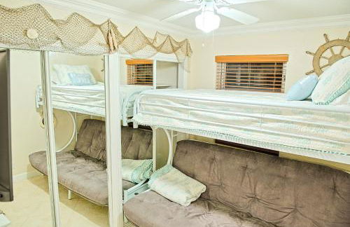 Tiki Hut Pool 4 BR Coastal Cottage Dream Vacation - Foto 8