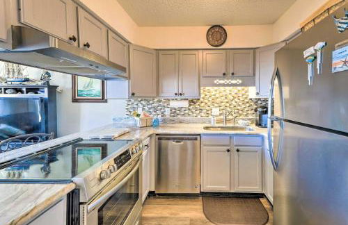 Coastal Condo with Indoor and Outdoor Pool Access - Foto 10