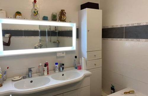 Angele Stephen - Foto 4