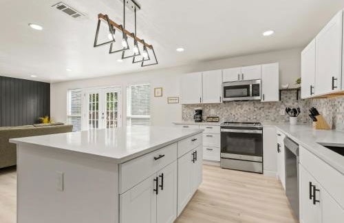 Spacious 4 Bedroom Family Retreat in the Heart of McKinney, TX - Foto 12