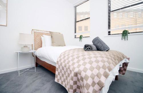 Modern Two BR | Free Parking - Foto 7