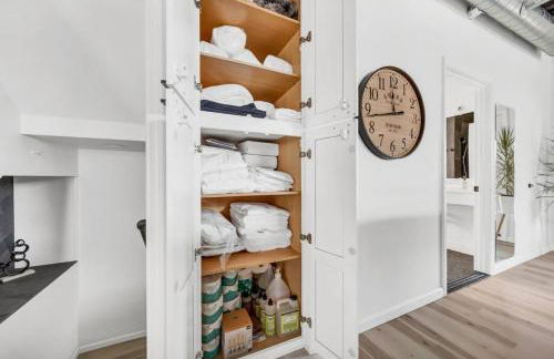 Cool Urban Stay Downtown Loft - Photo 4