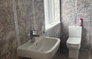 Jolly Jupiter at The Moon - Photo 9