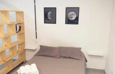 01 - ESTÚDIO MODERNO com Área privativa, Wi-Fi veloz, TV smart, Vaga de garagem, Cozinha completa, próximo a Skema School - Foto 3