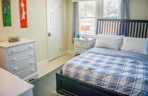 White Picket Fence - EV Charger! - Foto 20