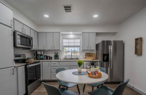 Winston's Hideaway. A few blocks walk to downtown. - Foto 2