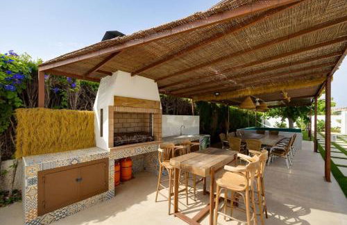 Villa única con piscina, perfecta para familias - Foto 13