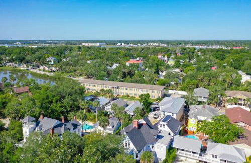 Cozy Quiet St Augustine Private Condo - 2bed, 1 bath, Sleeps 6, Steps to Historic St Augustine Center & All Tourist Attractions, Restaurants, Cafes, Backyard, Porch - Foto 44