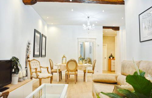 LUX CITYHALL + PARKING - Foto 1