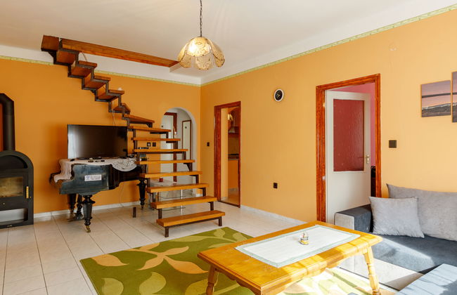 3 bedroom Apartment in Balatonlelle with garden and terrace - Photo 14