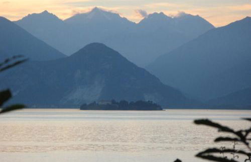 Stunning architectural villa with direct access to lake - Foto 41