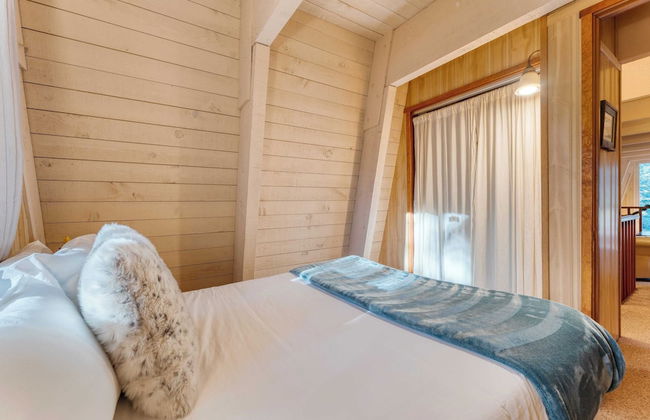 Lundy Bearden Serene Tahoe Retreat With Deck, Fireplace, and Forest Views - Foto 28